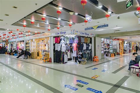 fake clothes market in shanghai